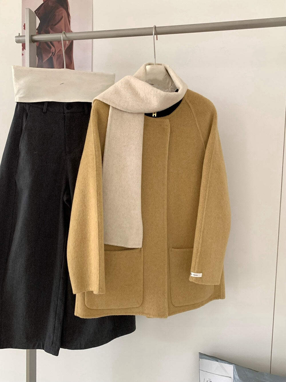 // 超氣質內撞色簡潔圓領100%手工雙面羊毛外套(連頸巾)