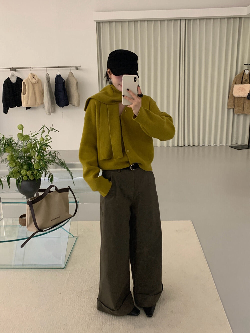 // 特別鈕扣設計連頸巾親膚CD