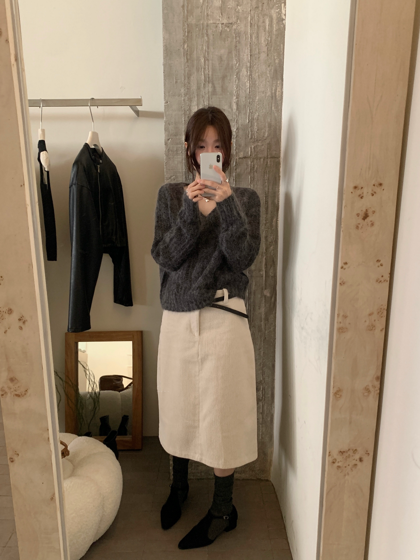 // 馬海毛麻花V領毛衣