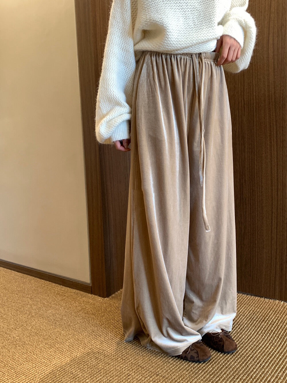 // 氣質絲絨休閒全長褲