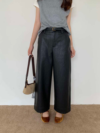 // 復古感超顯瘦連腰帶皮褲
