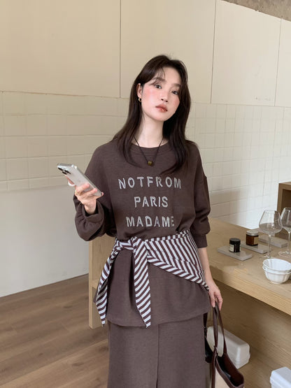 // 刺繡字母寬鬆TEE+半裙套裝(連披肩)