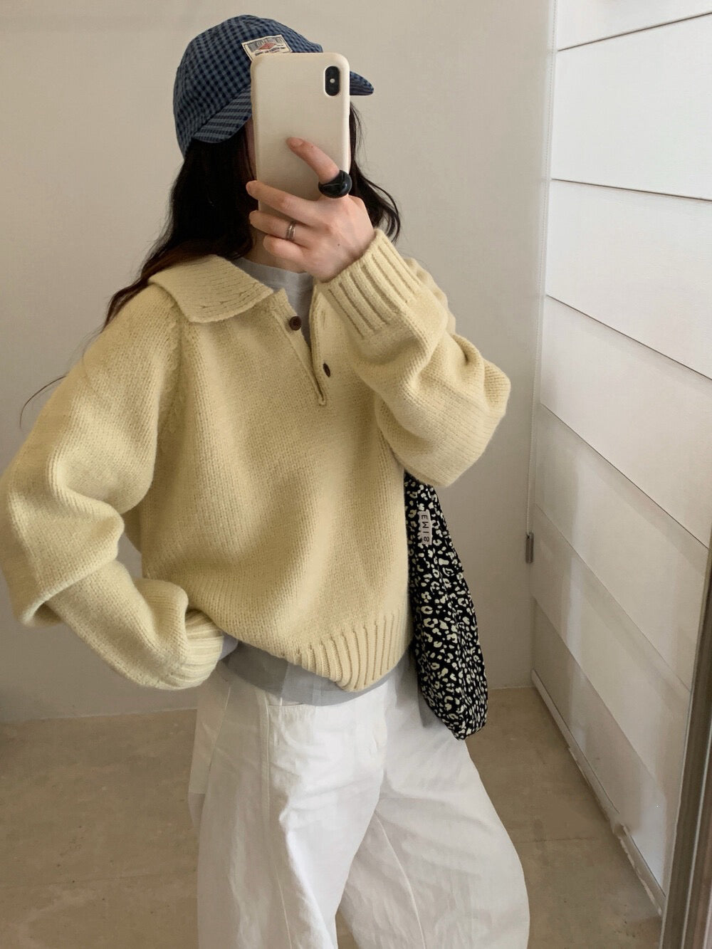 // 超韓領鈕扣粗坑紋翻領毛衣