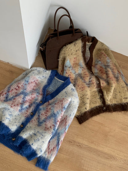 // 復古菱格圖案軟糯V領CD