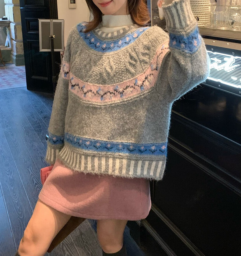 // 顏色超美的軟糯花紋毛衣