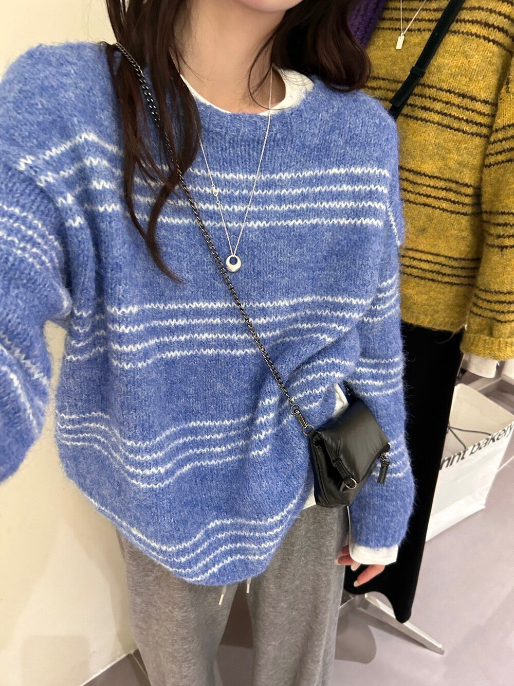 // 特別色系間條軟糯毛衣