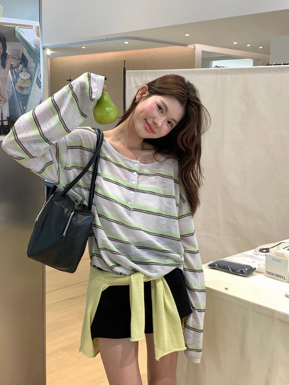 // 超美拼色間條鈕扣薄針織上衣