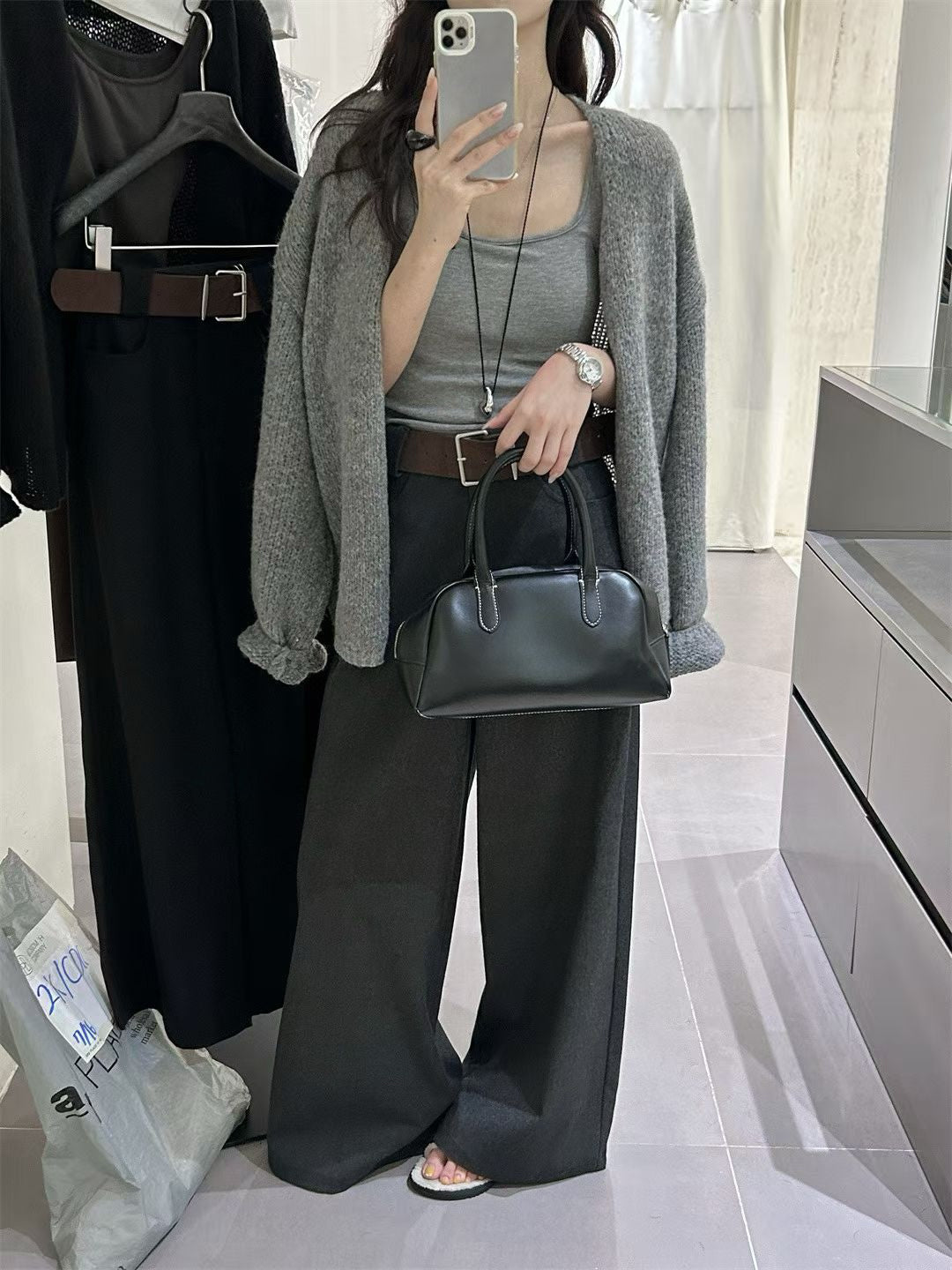 // 褲型完美連腰帶薄呢料褲