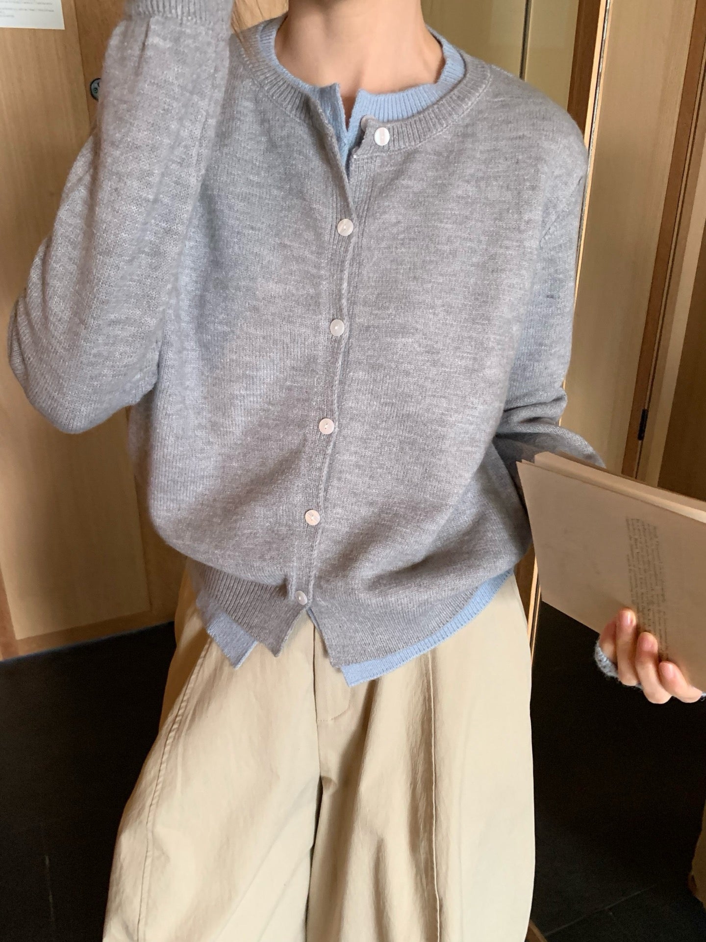 // 撞色疊穿假兩件針織外套