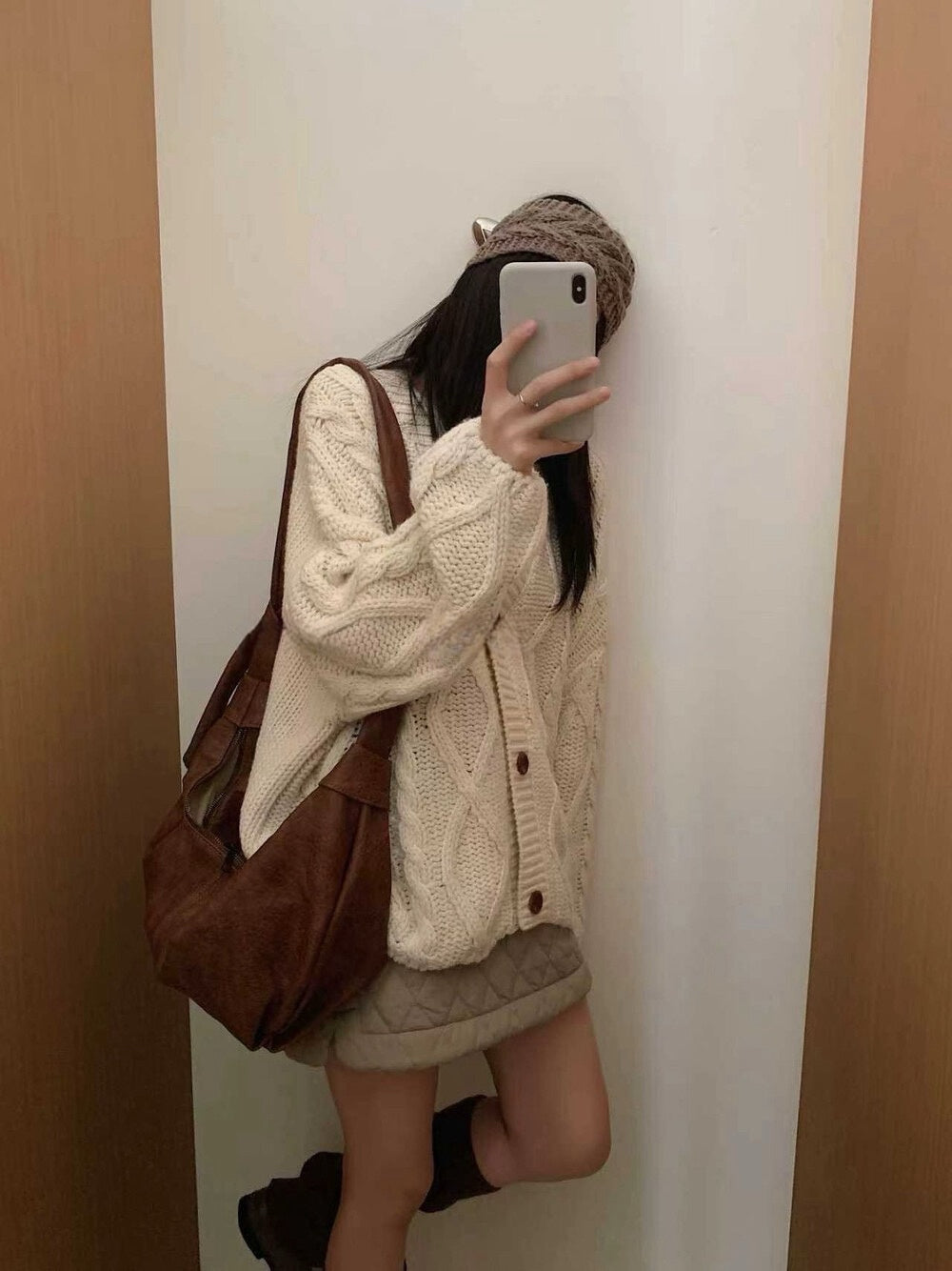 // 復古感V領重工麻花中長CD