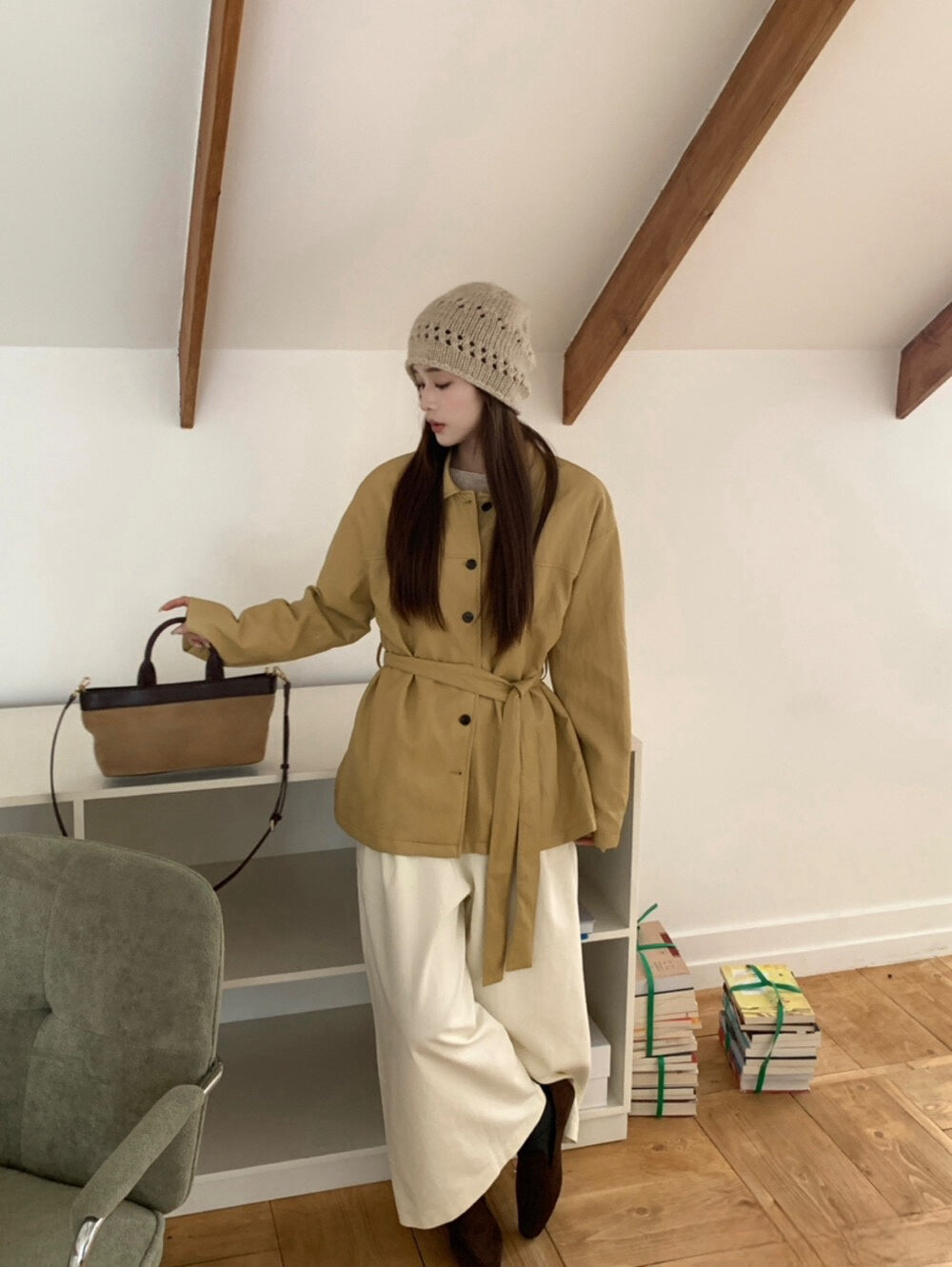 // 超軟復古翻領中長腰帶皮外套