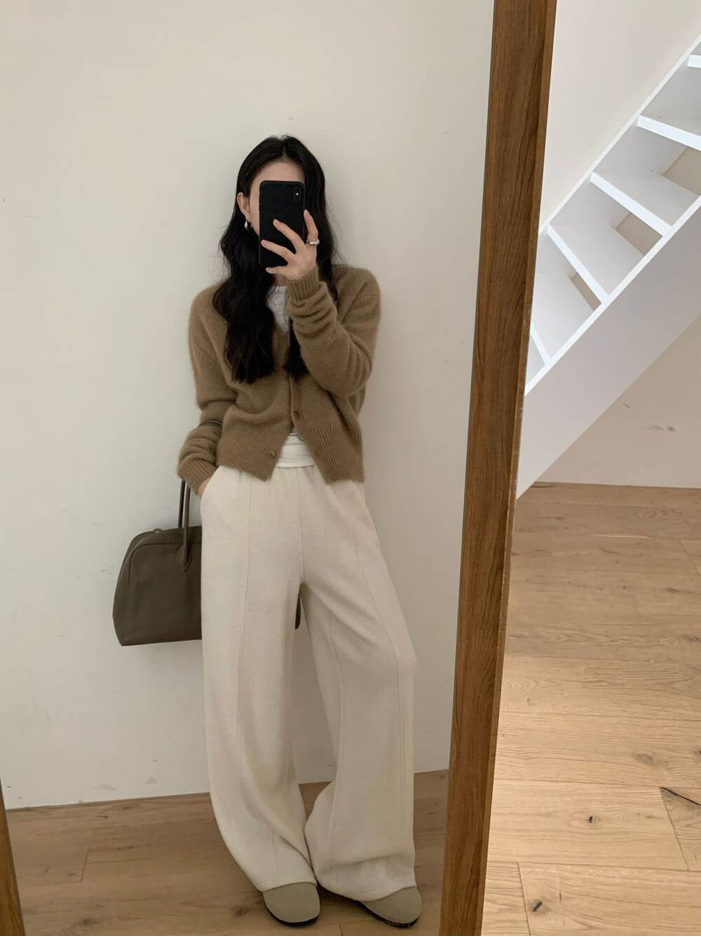 // 60%wool質感極簡風中線休閒褲