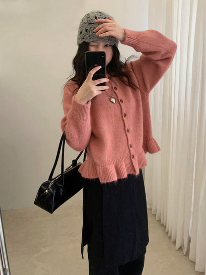 // 8%綿羊毛荷葉花邊腳排扣毛衣