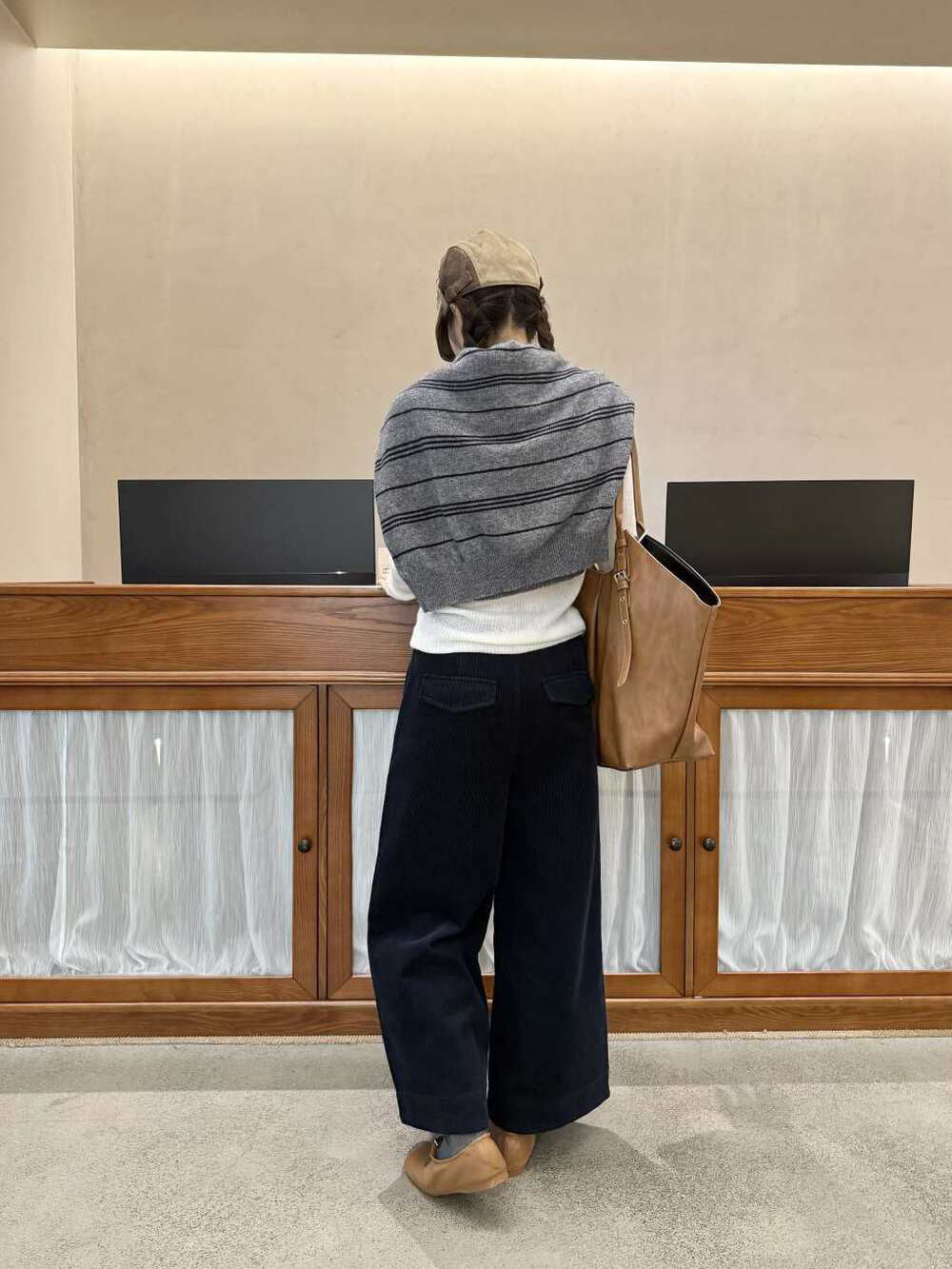 // 顯瘦版型燈芯絨直腳九分褲(連腰帶)