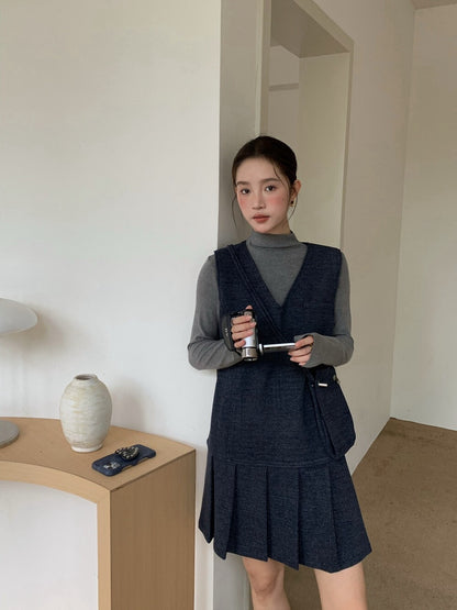 // V領百褶腳背心OPS+高領彈性打底兩件套(連袋仔)