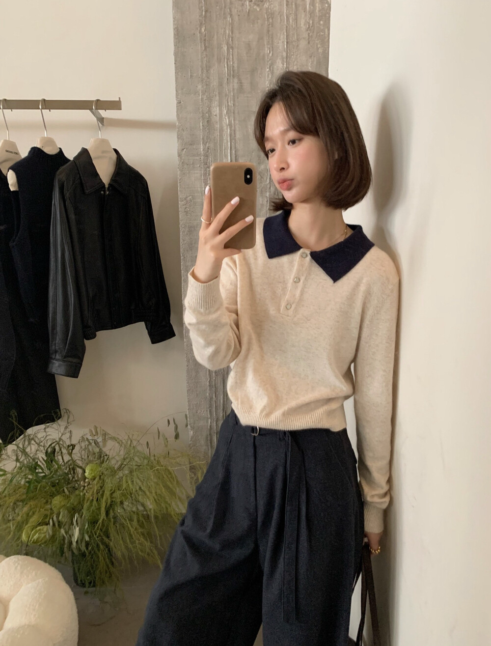 // 撞色翻領兔絨針織上衣