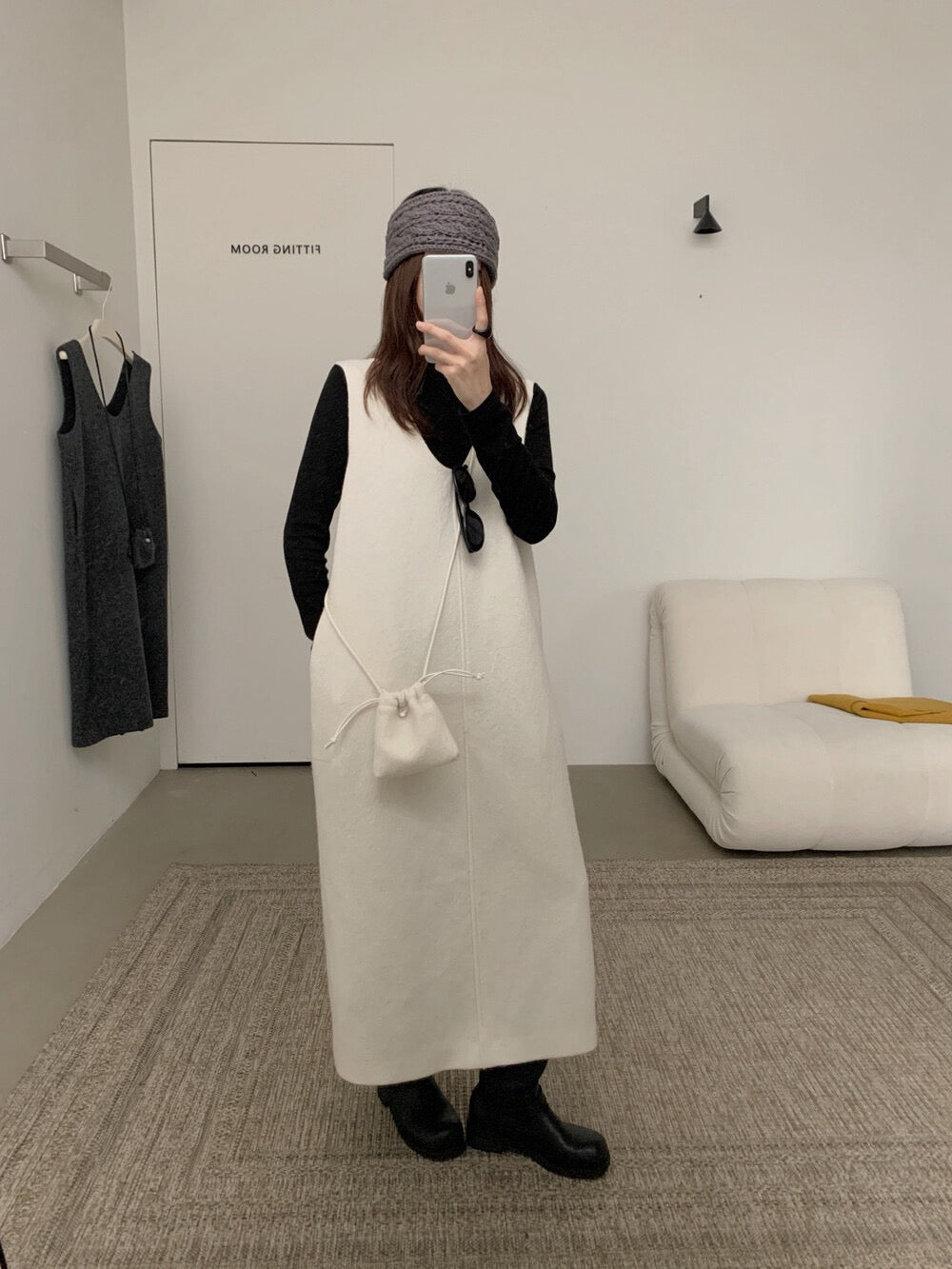 // 50%wool柔軟U領背心OPS(連袋仔)