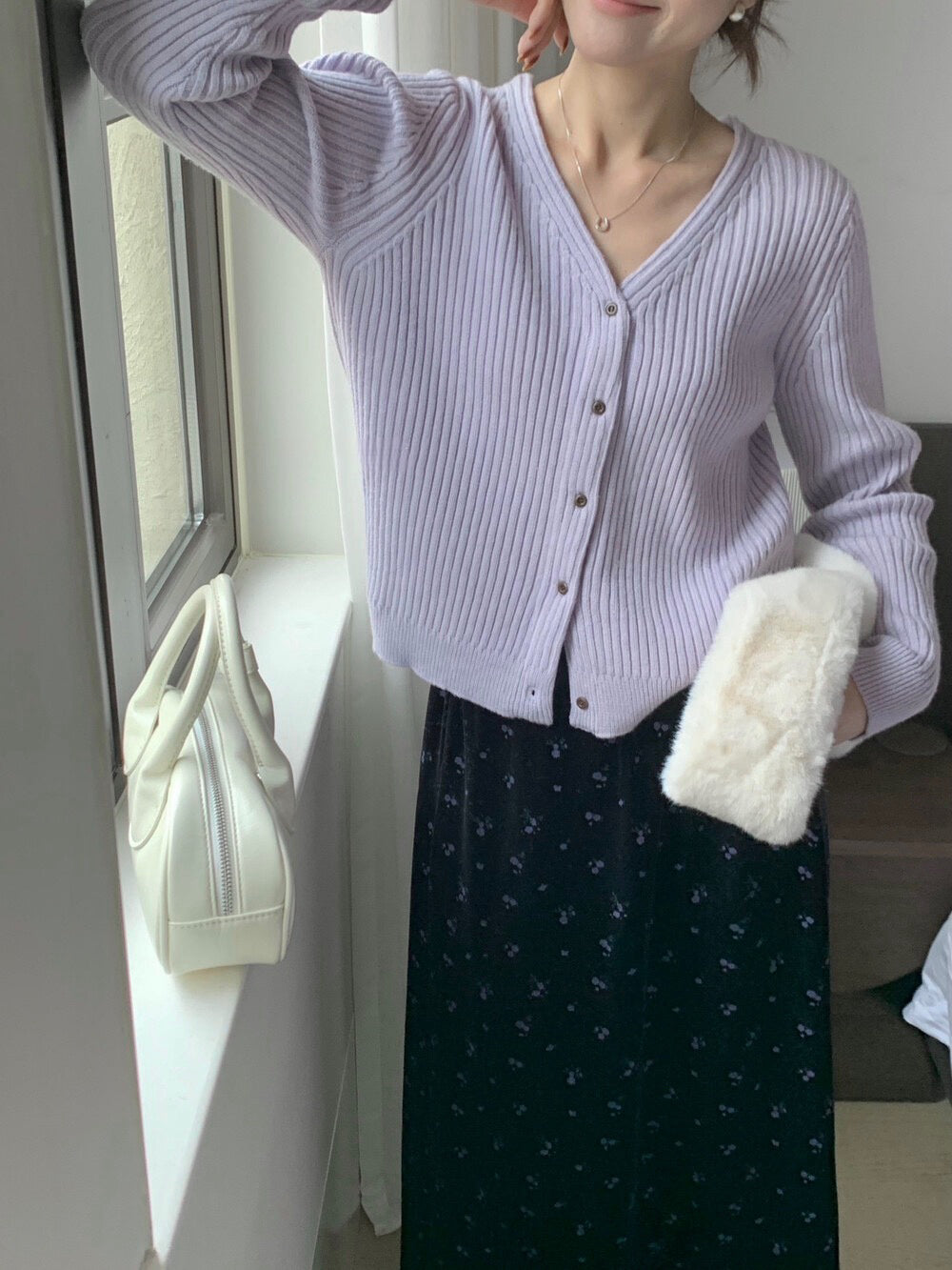 // 溫柔色系經典粗坑紋V領CD