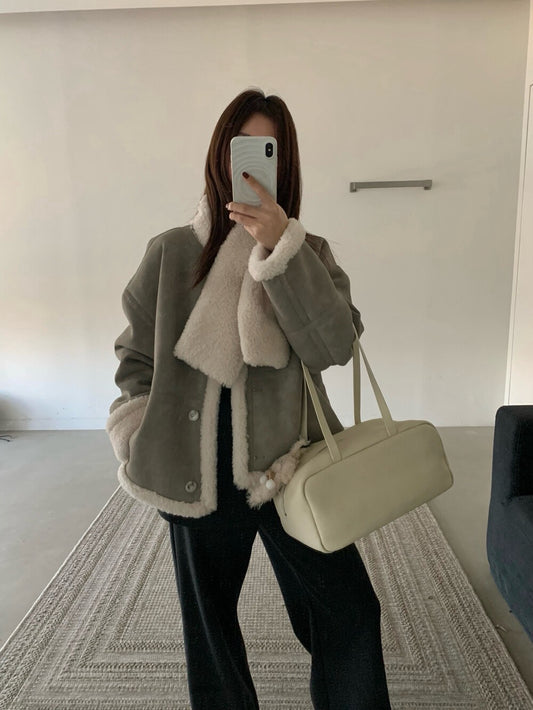 // 麂皮面皮毛一體圓領外套(連頸巾)