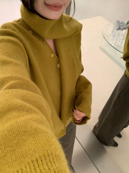 // 特別鈕扣設計連頸巾親膚CD