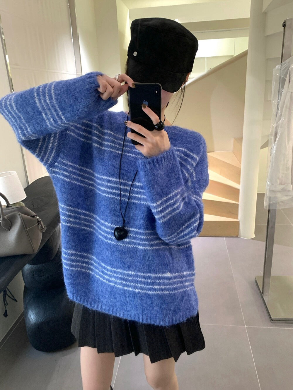 // 特別色系間條軟糯毛衣