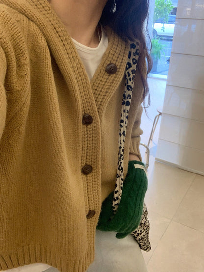 // 八色織紋邊連帽冷外套