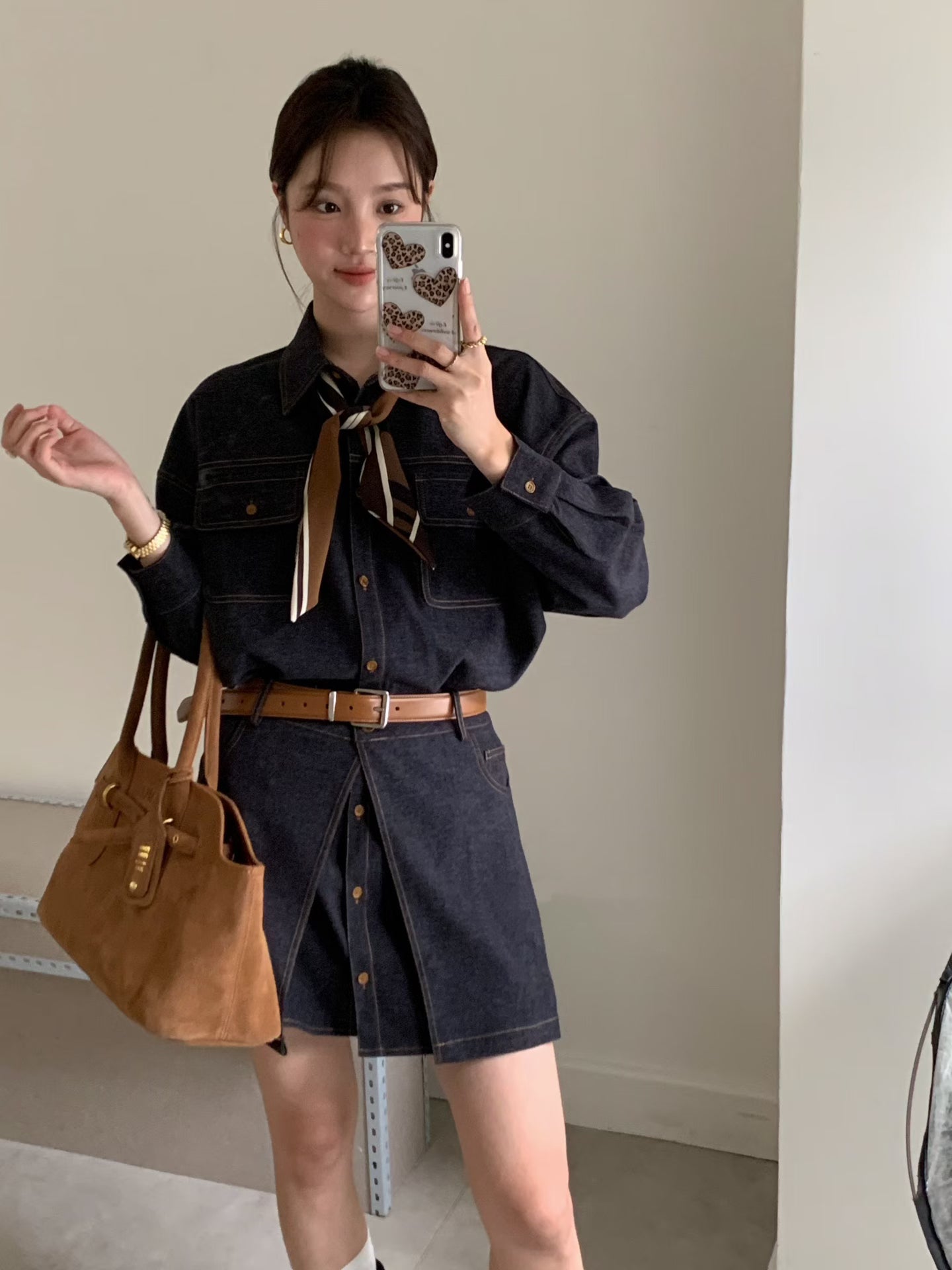 // 牛仔翻領長恤衫+高叉裙可分拆套裝(連絲巾+腰帶)