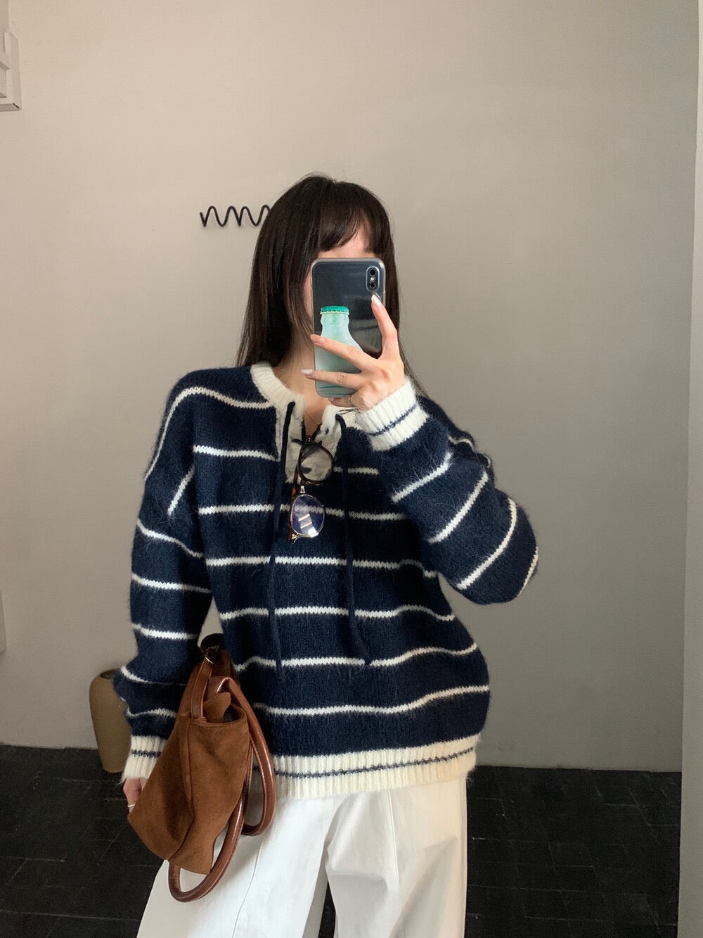 // 撞色綁帶領口間條毛衣