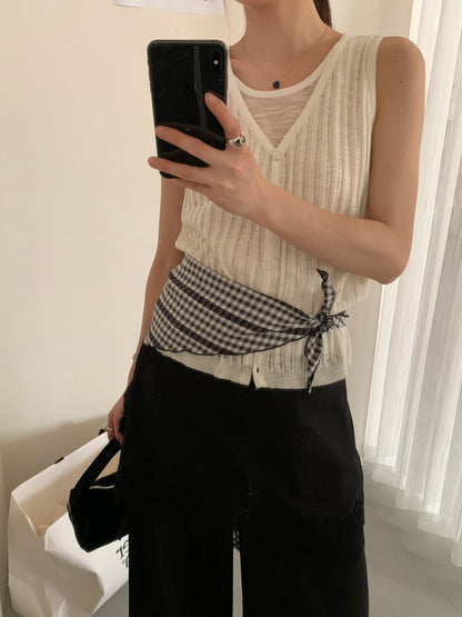 // 直坑紋假兩件排扣麻質針織背心