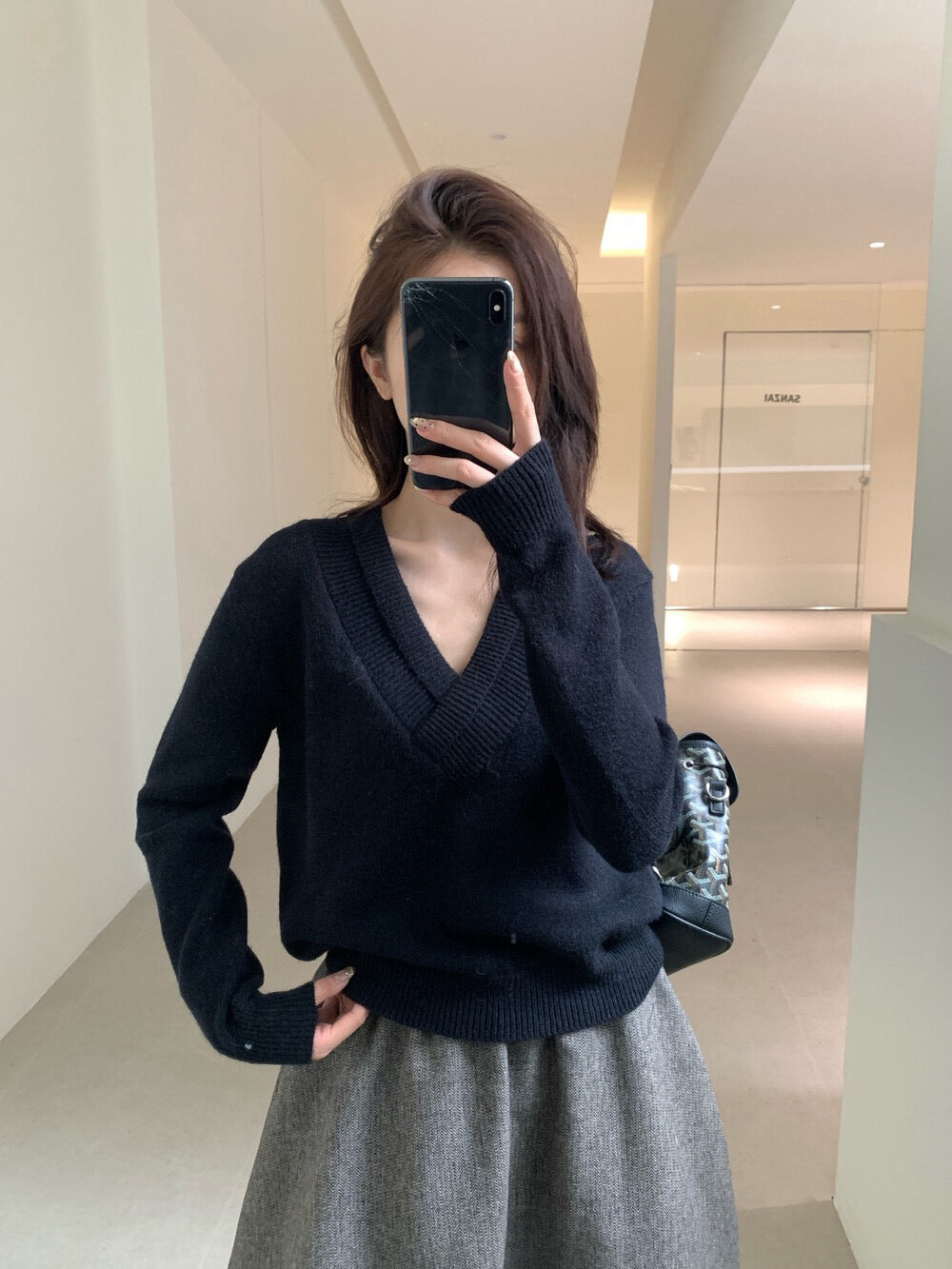 // 特別領口設計V領NT