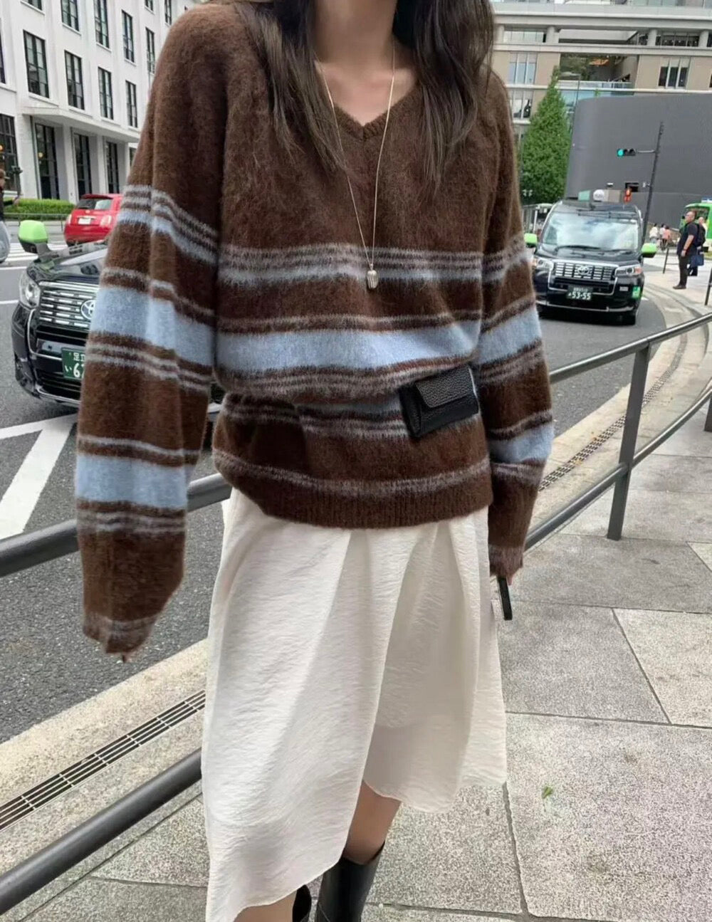 // 軟糯慵懶撞色粗間毛衣