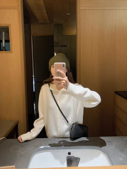 // 全羊毛精緻鈎花圓翻領NT