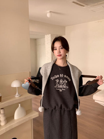 // 可愛刺繡圖案加絨衛衣+中裙套裝(連針織披肩)