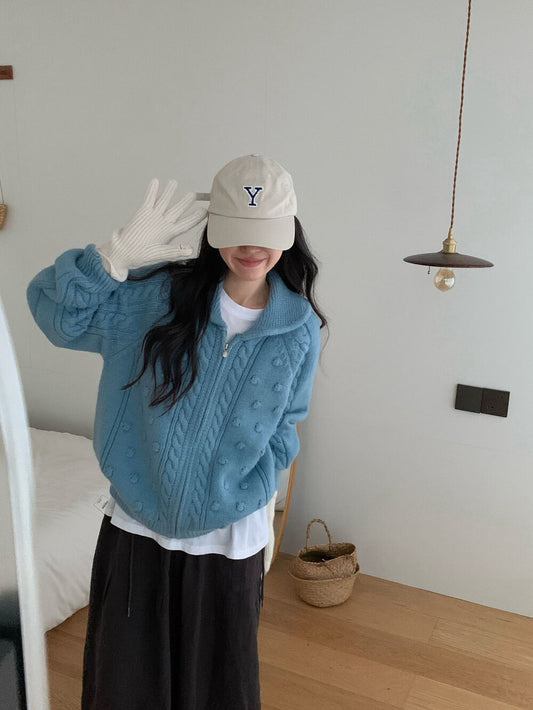 // 立體點點麻花圓翻領拉鍊CD