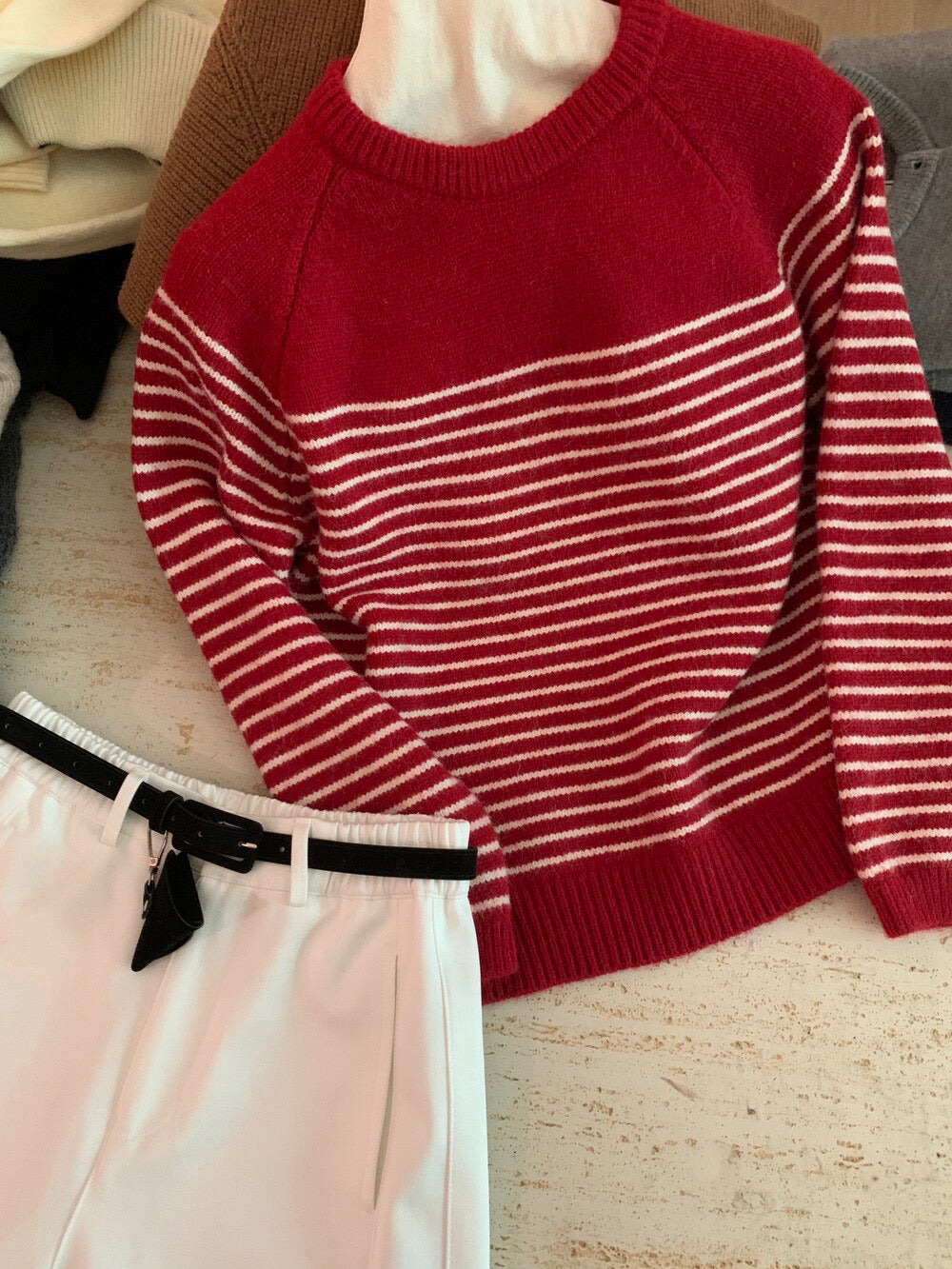 // 簡約圓領間條圓領毛衣