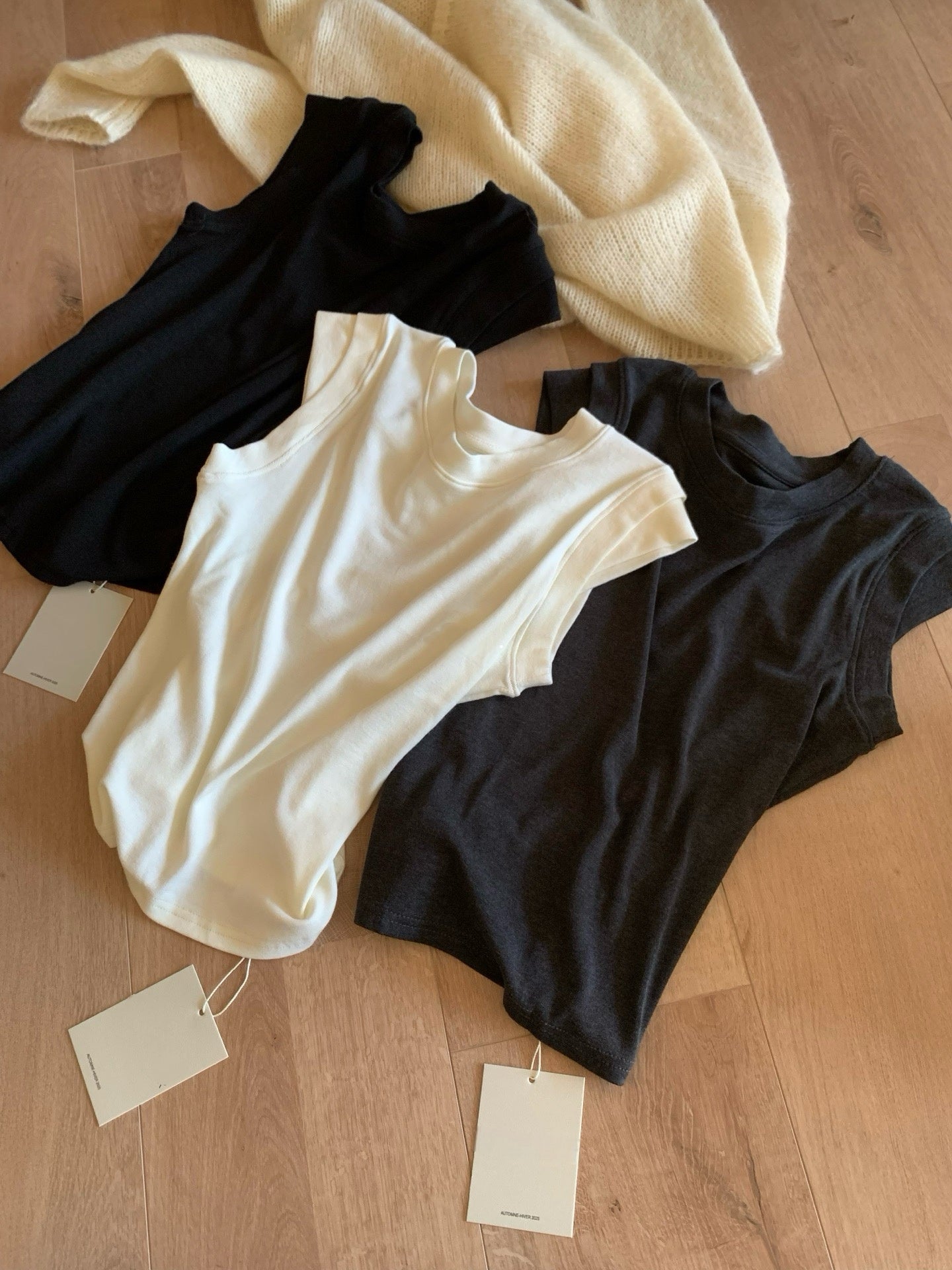 // 八色顯瘦小飛袖TEE