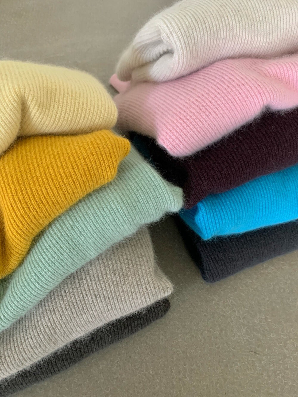 // 30%raccoon+20%羊毛超舒服靚色系毛衣