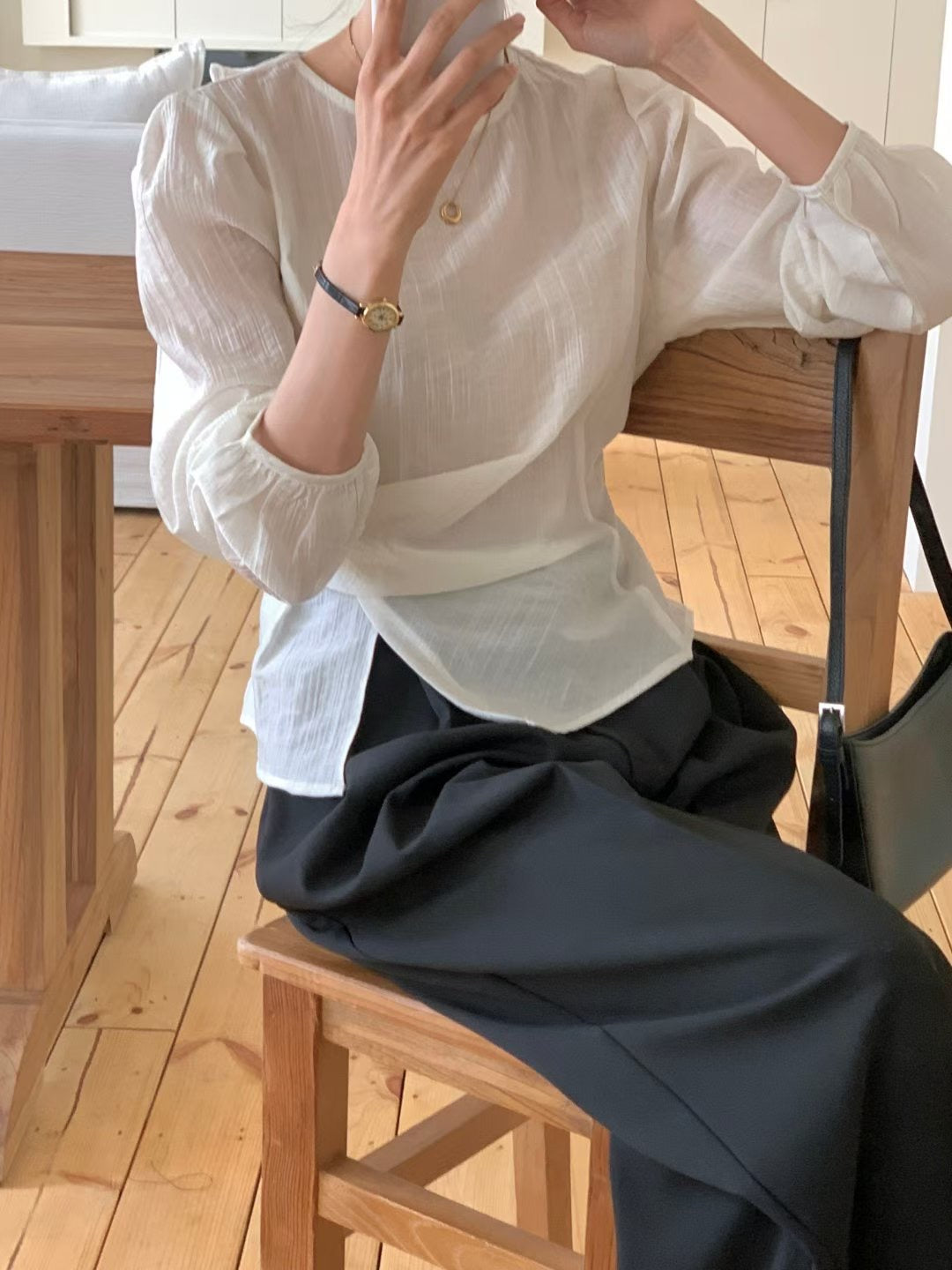 // 肌理感特別設計後綁帶BL