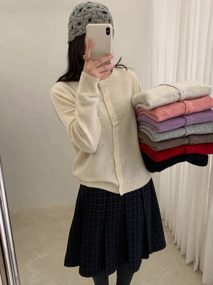 // 100%羊毛混點圓領CD