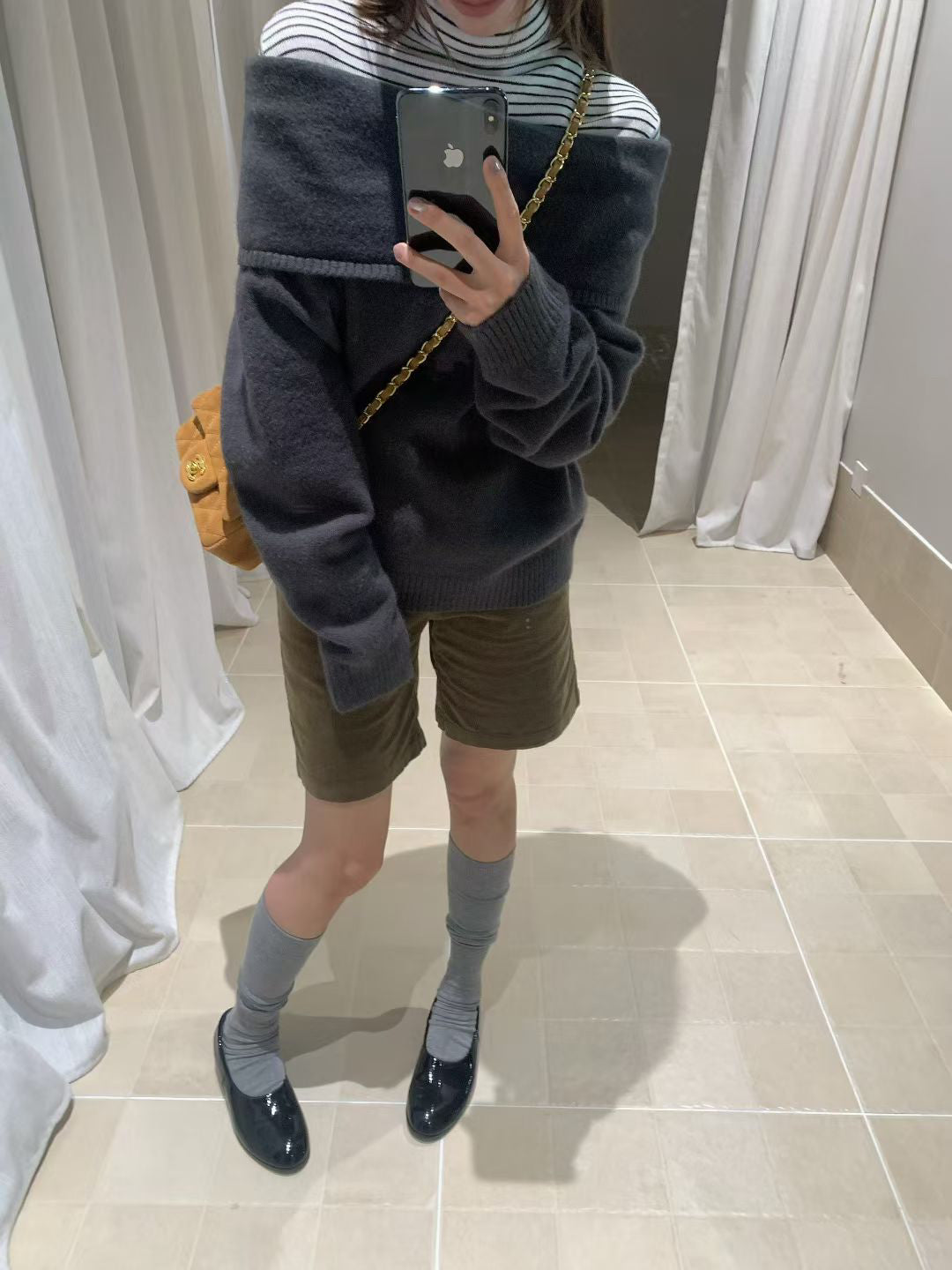 // 溫柔小性感一字領親膚NT