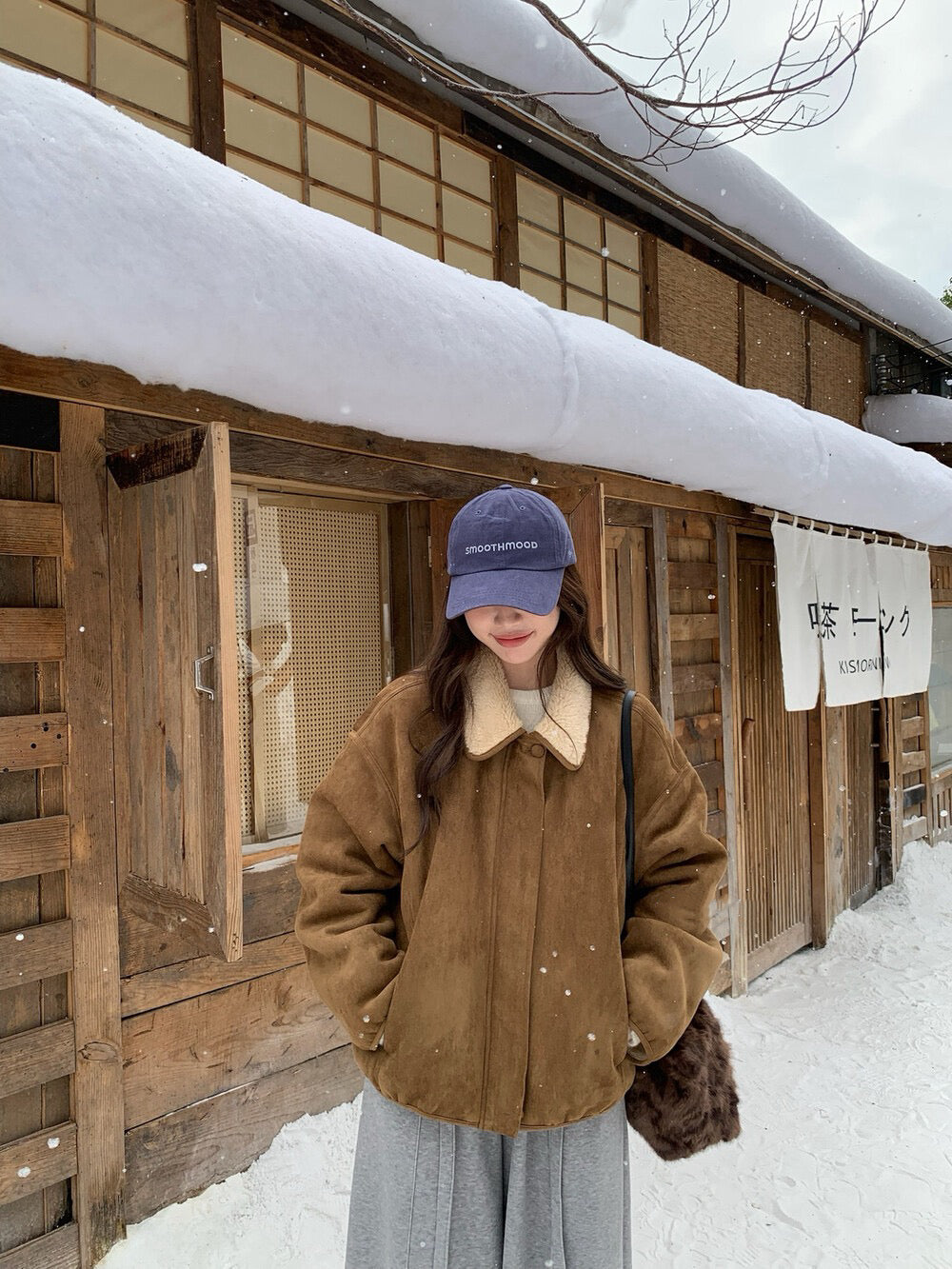 // 皮毛一體毛毛圓翻領麂皮外套