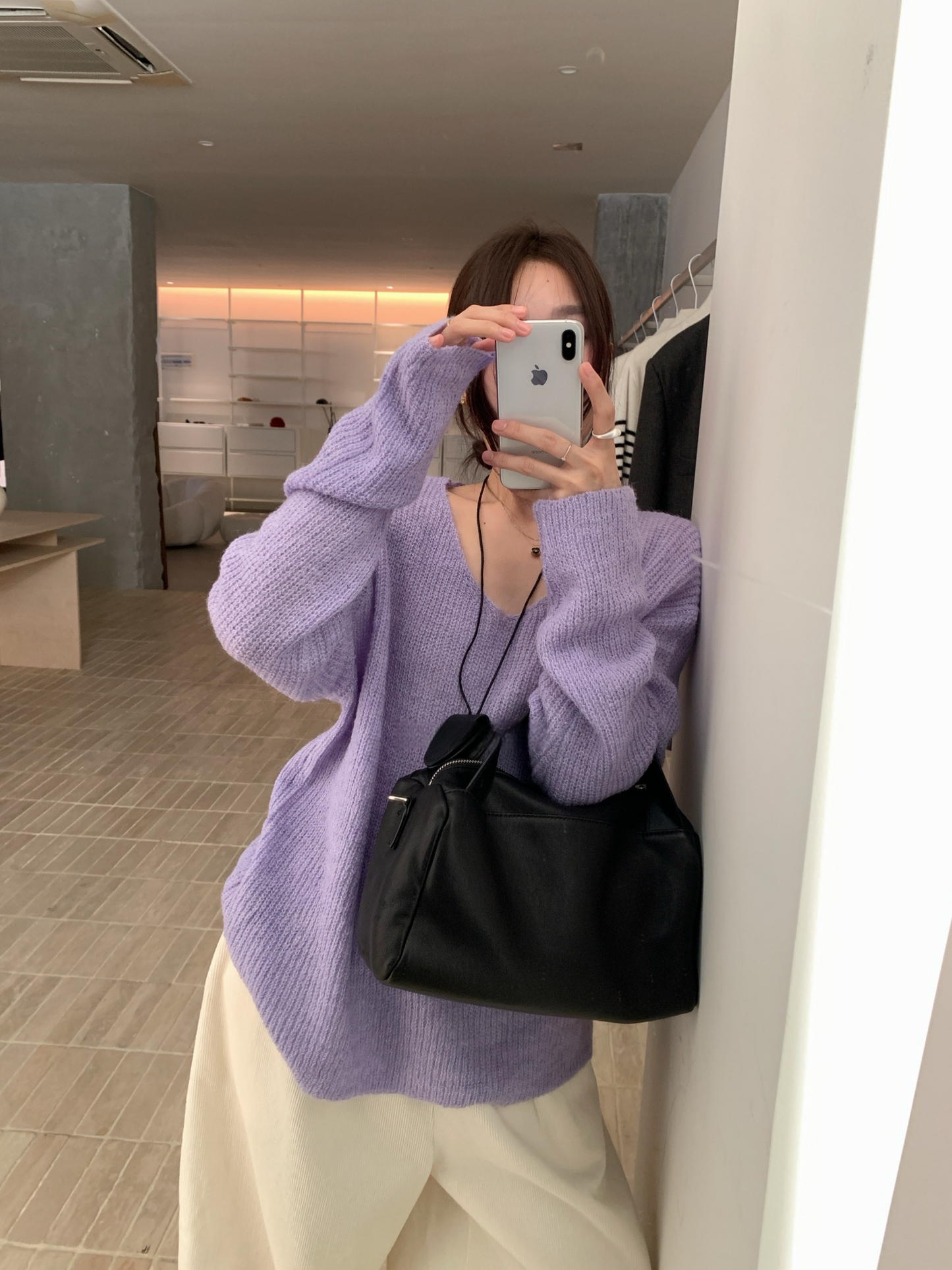 // 柔軟親膚馬海毛11色v領NT