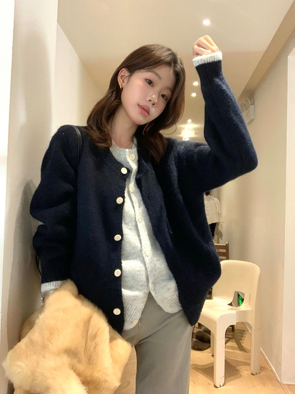 C82 / 撞色假兩件排扣圓領冷外套(8%WOOL)