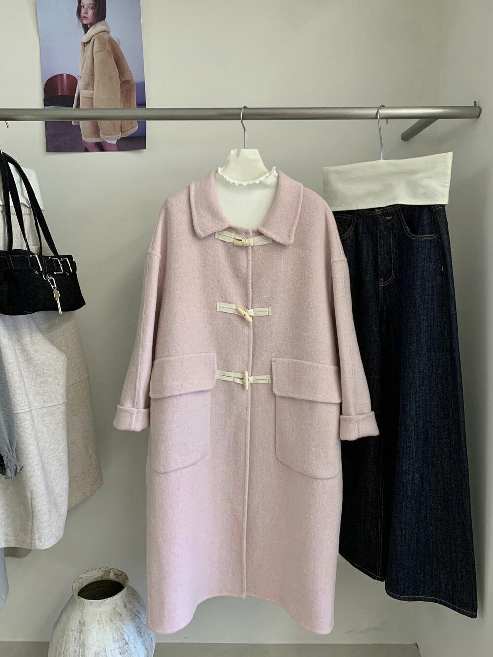 // 100%羊毛大口袋牛角鈕雙面手工長外套