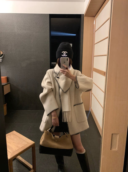 // 100%羊毛撞色鎖邊手工外套(連頸巾)