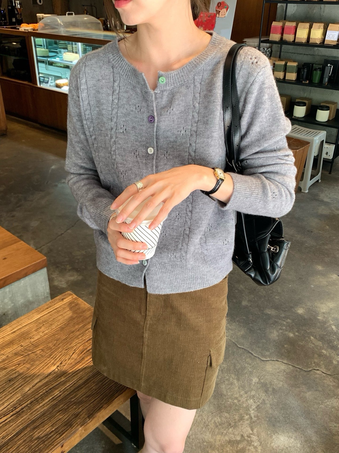 // 彩色鈕扣鏤空軟糯CD