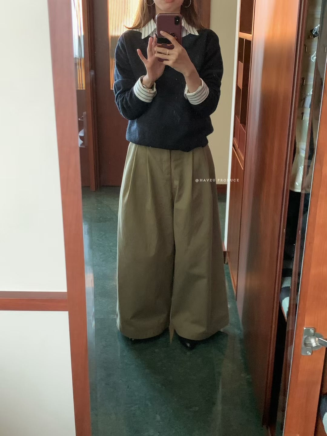 // 挺身洗水棉壓褶闊褲
