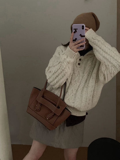 // 30%羊毛紋理感麻花鈕扣翻領毛衣