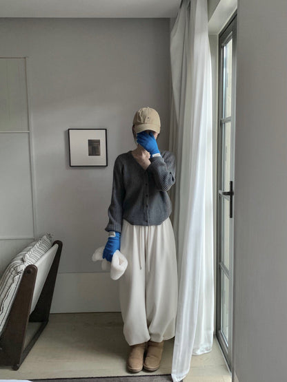 // 溫柔色系經典粗坑紋V領CD