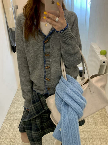 // 18%羊毛撞色鎖邊牛角鈕CD